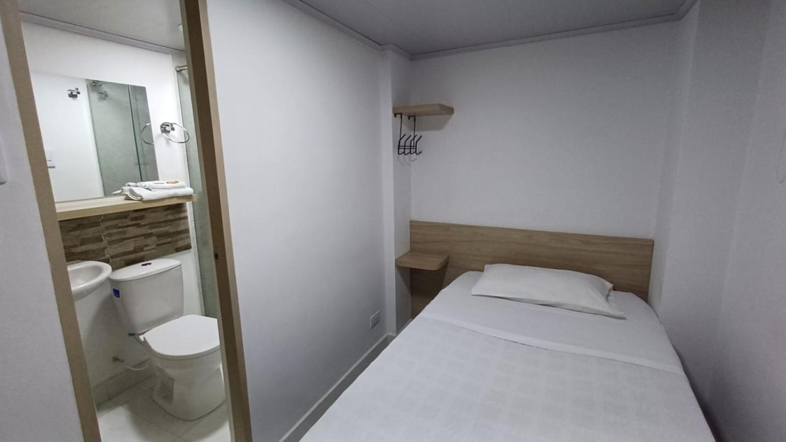 Hotel Adel Manizales Bagian luar foto