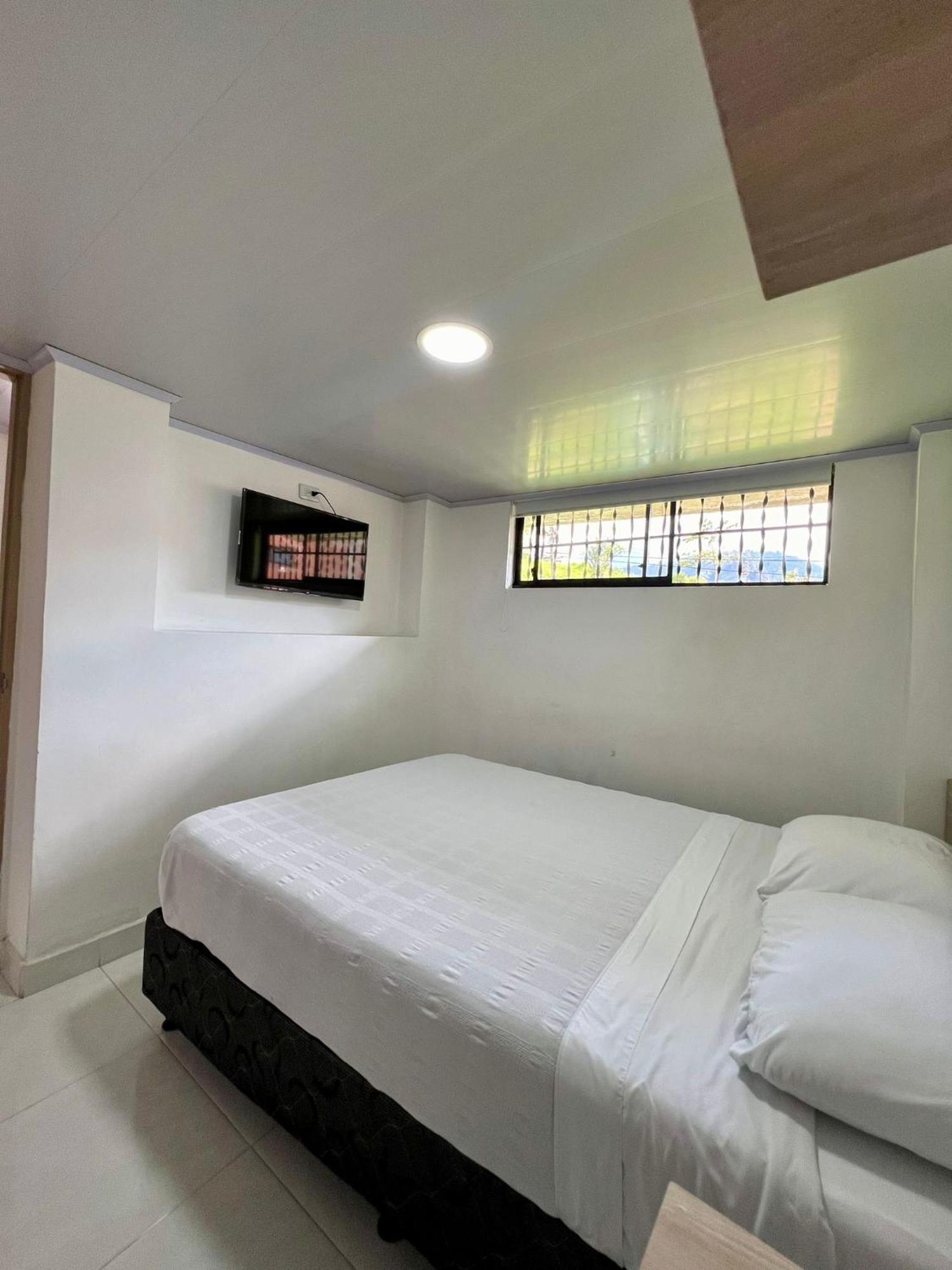 Hotel Adel Manizales Bagian luar foto